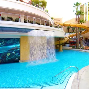 Golden Nugget Y Casino Resort